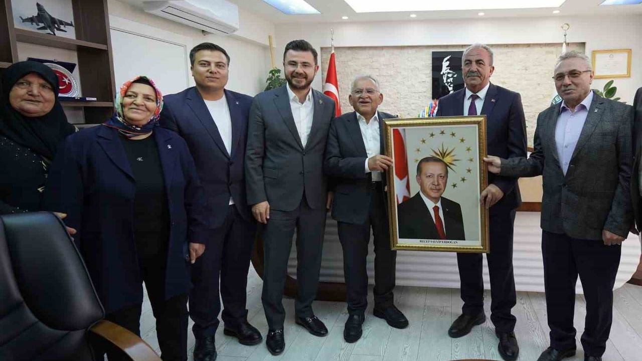 Ak Parti Kayseri heyeti Felahiye, Akkışla ve Özvatan'da muhtarlarla buluştu