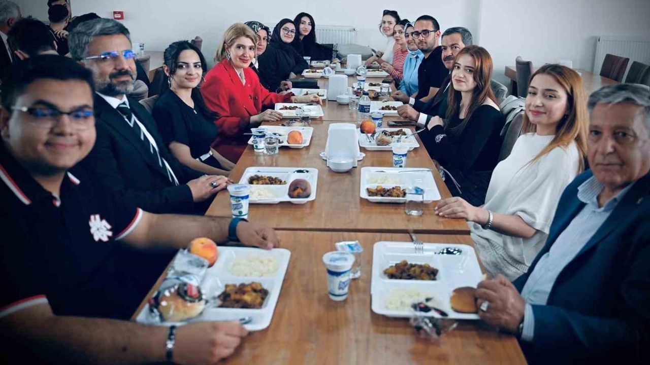 Akademik yılın ilk dersi: terörsüz Türkiye vurgusu ve kampüste yatırım takibi