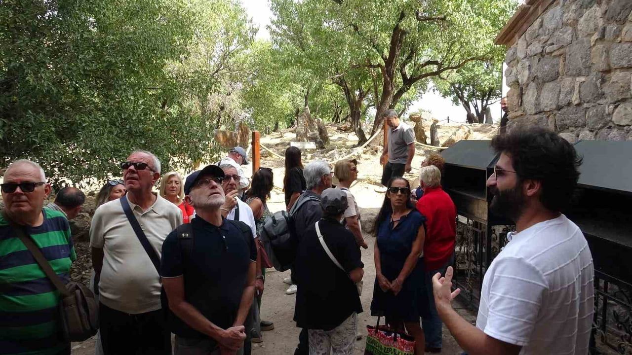 Akdamar'da inanç ve tarih iç içe: yıllık ayin 14'üncü kez başladı