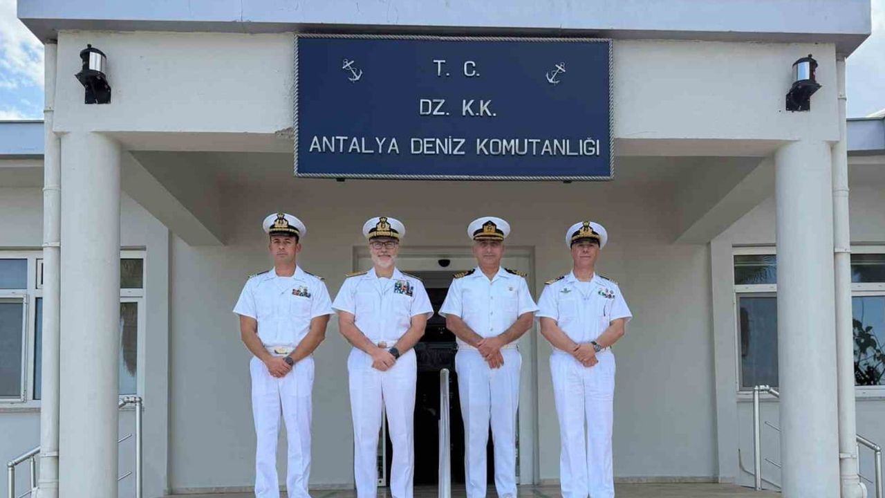 Akdeniz köprüsü: ITS Luigi Rizzo Antalya'da