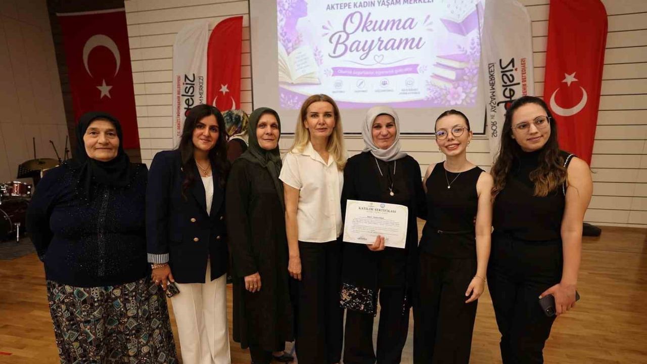 Aktepe'de harflerle güçlenen 21 kadın sertifikalarını aldı