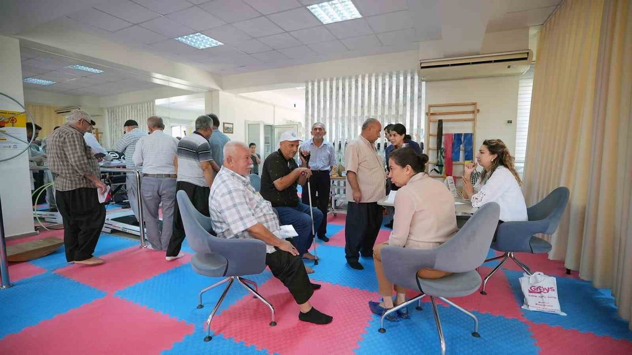 Aktif Yaşam Merkezi'nde Halk Sağlığı Haftası'na özel yaşlılara kapsamlı sağlık hizmeti