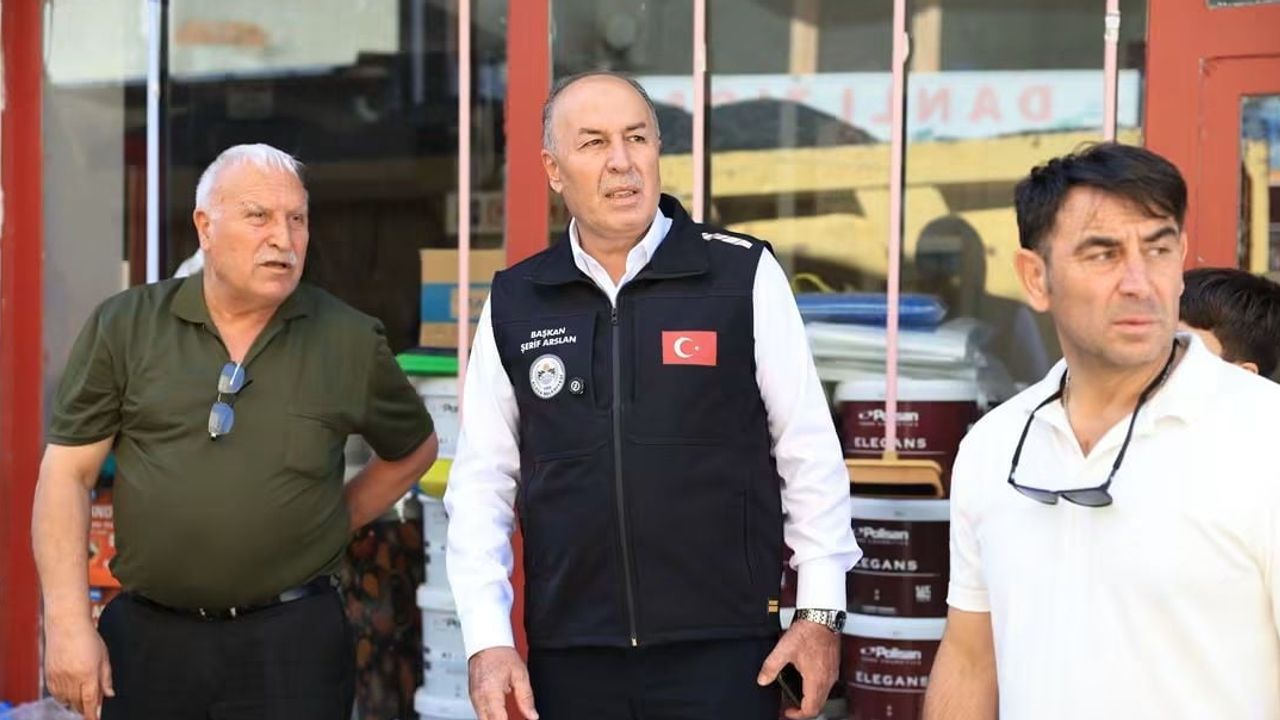 Alaca'da yollar yenileniyor: sıcak asfalt çalışmaları sürüyor