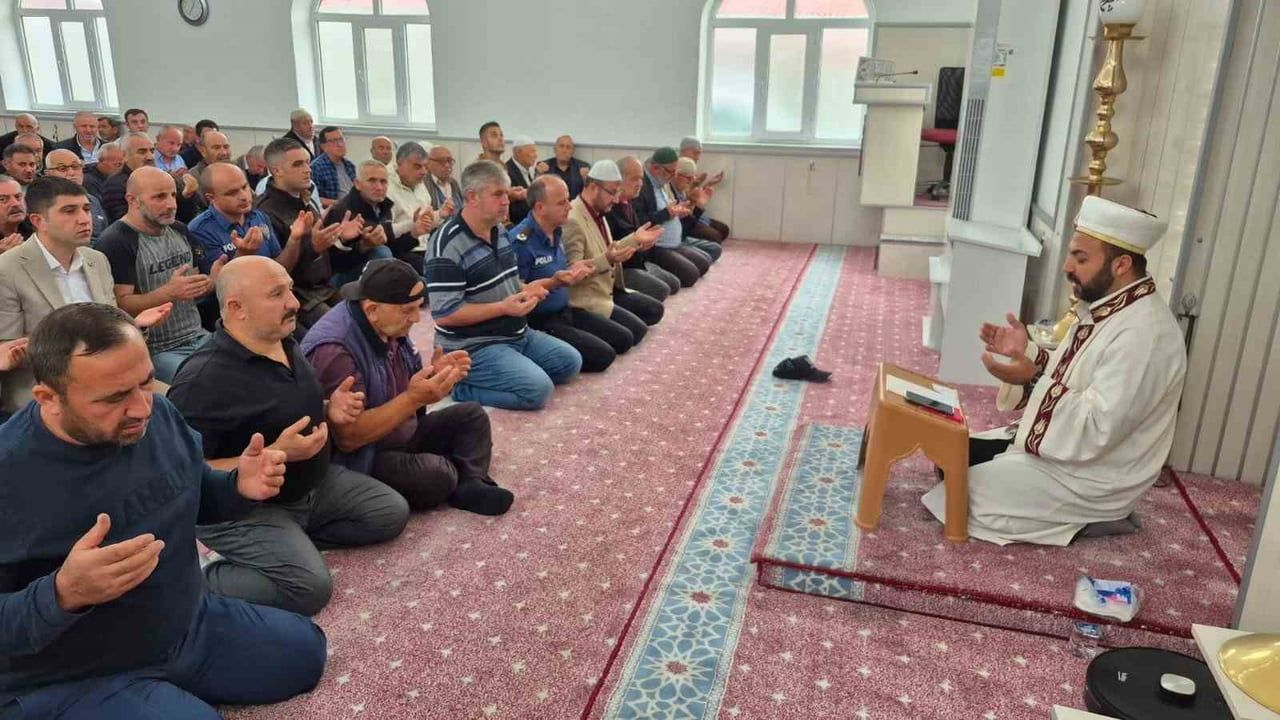 Alaçam'da esnaf ve cemaat etli pilavda buluştu, ahiliğin dayanışma vurgusu yapıldı