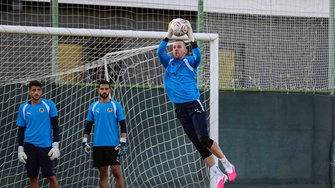 Alanyaspor tesislerinde Göztepe maçına hazırlanıyor