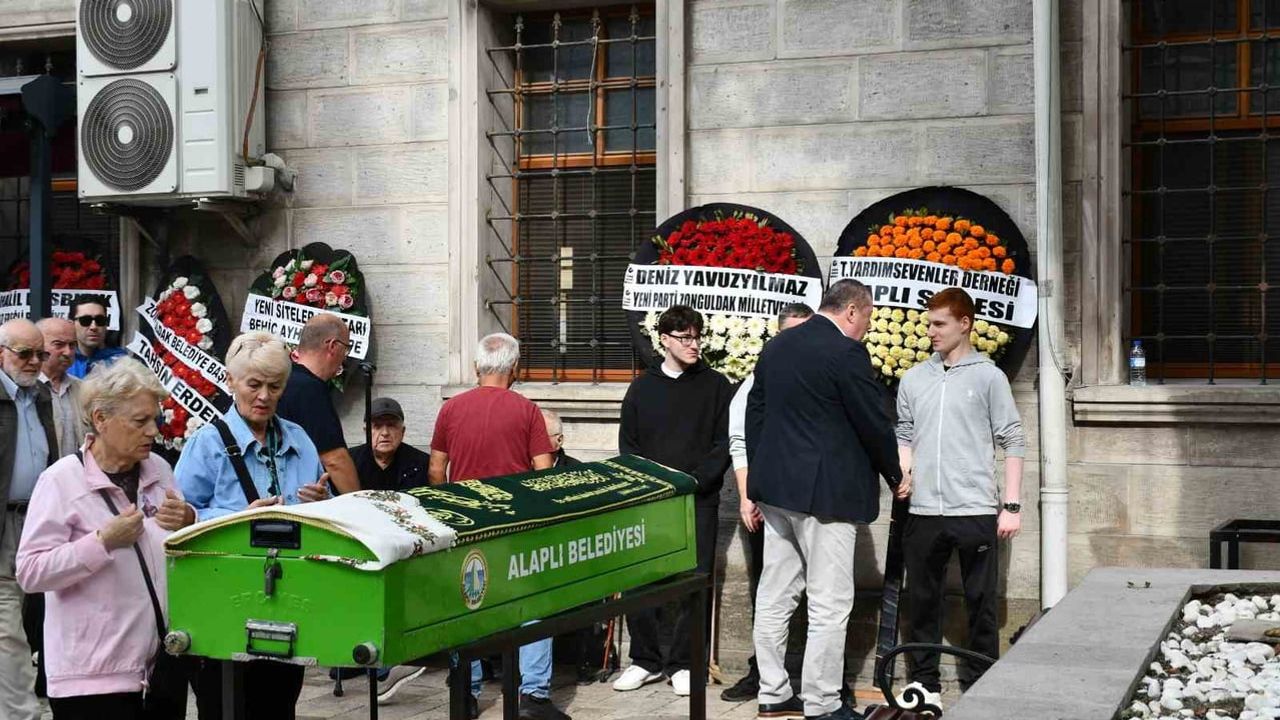 Alaplı'da Atalay ailesinin acı kaybı: Melek Atalay son yolculuğuna uğurlandı
