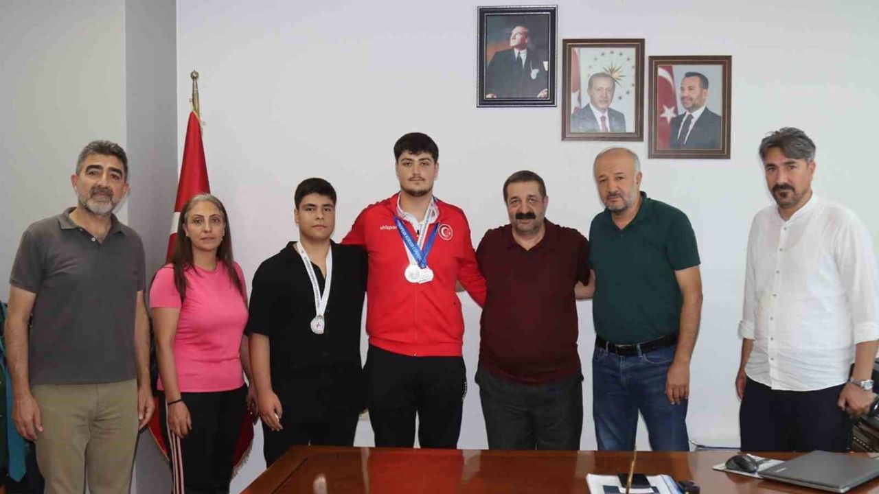 Ali Asaf Çiçek gümüşle döndü: Elazığ Belediyespor'dan Avrupa başarısı