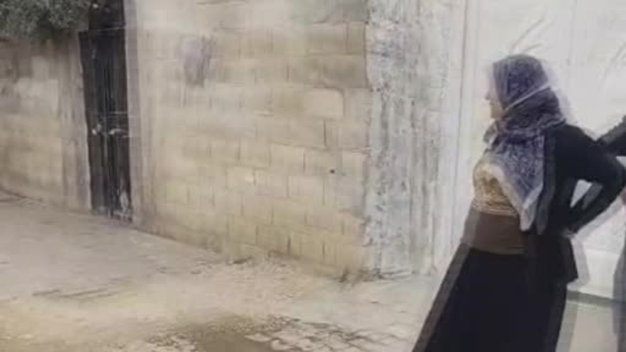 Aligör'de dilencilik tuzağı: dört kadın ev sahibini bağlayıp altınları çaldı
