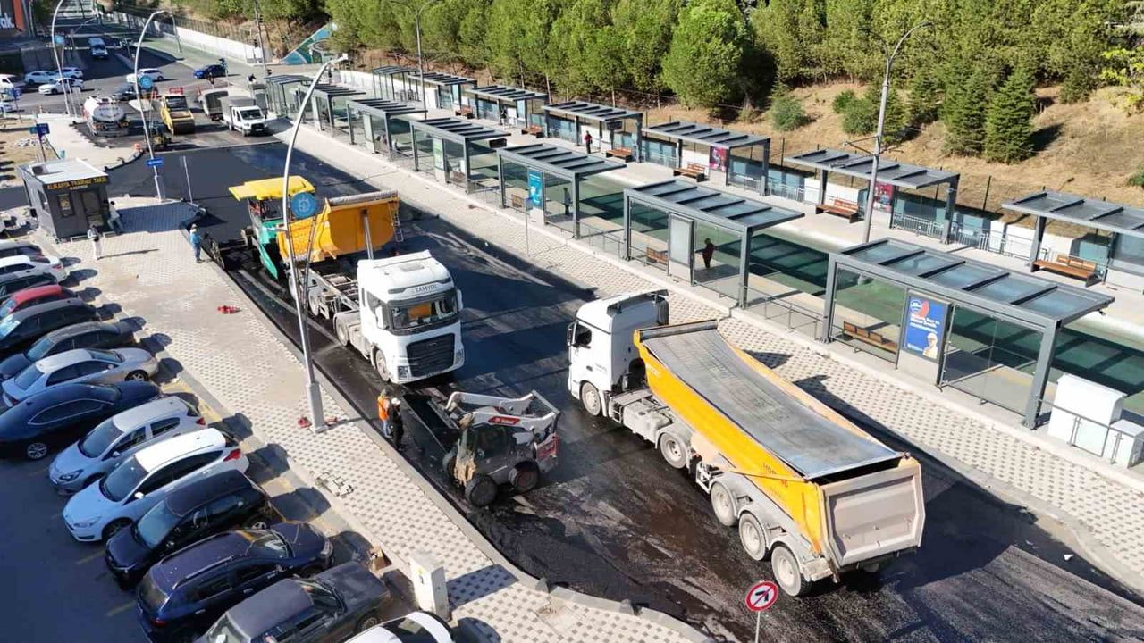 Alikahya'da tramvay hattı güzergahında 2,7 kilometrelik yol ağı baştan sona yenileniyor