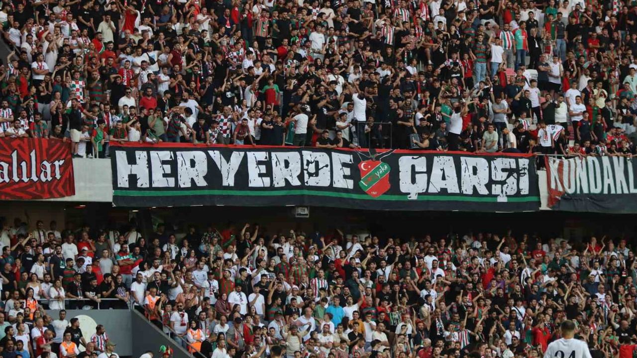 Alsancak'ta derbi havasında eşitlik: Karşıyaka ile Altay 1-1
