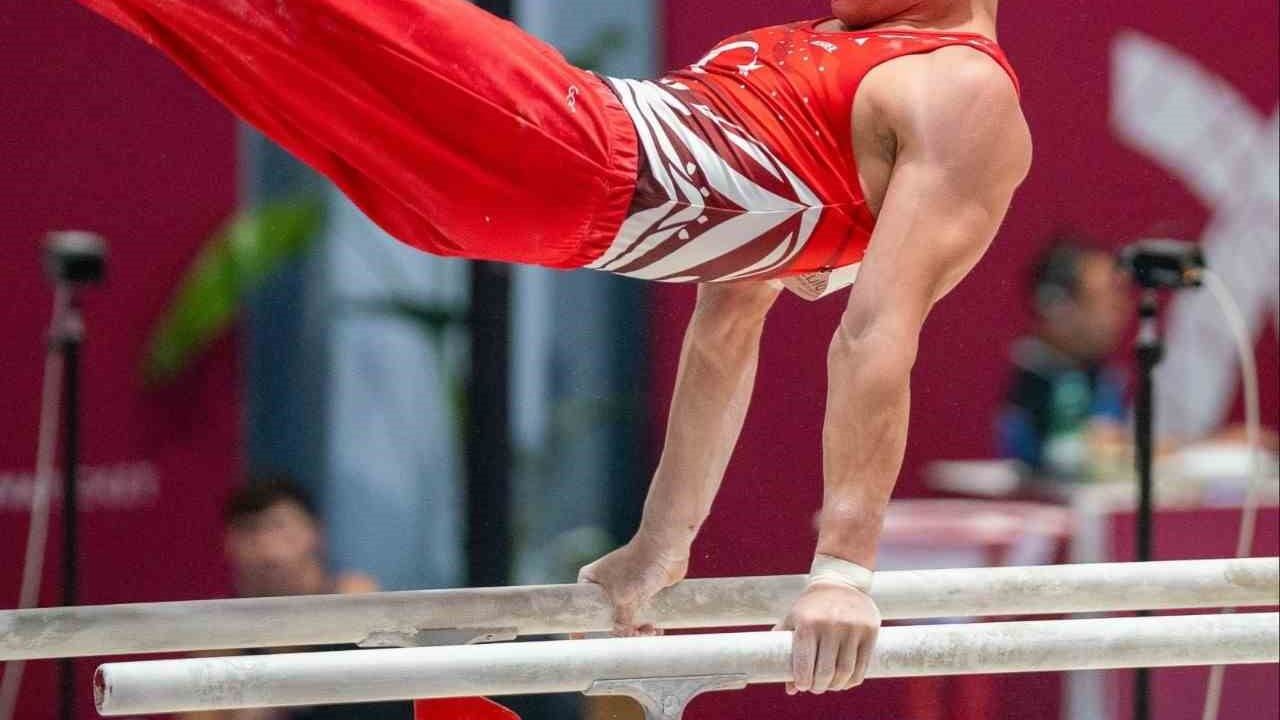 Altan Doğan Taranto 2026'da paralel barda ve takımda altına uzandı