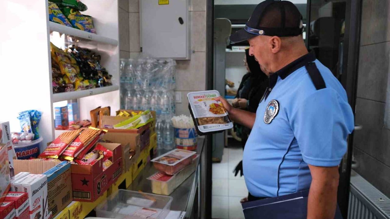 Altıeylül'de okul kantinlerinde hijyen ve tarih kontrolü sıkılaştırıldı