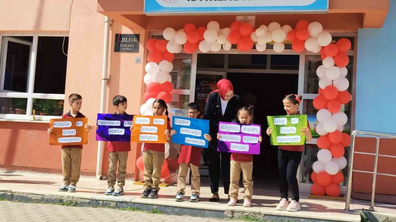 Altıntaş’ta ilköğretim haftası coşkuyla kutlandı