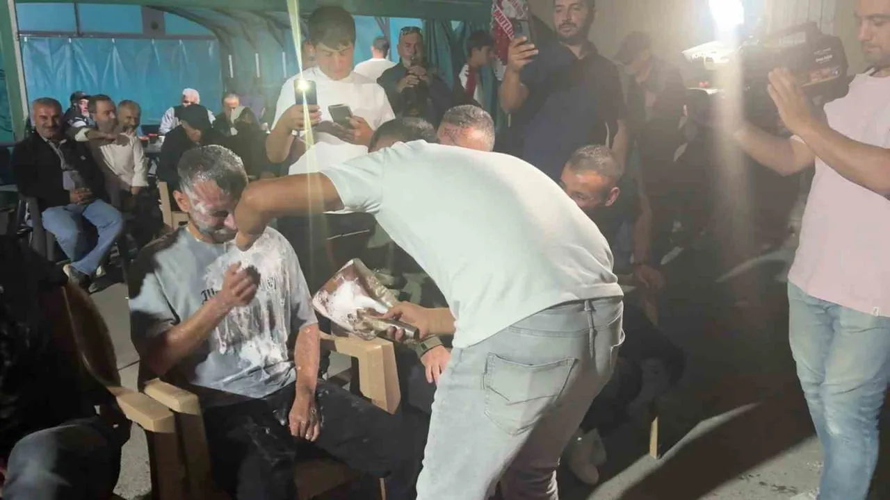 Altınyayla'da köpük, pudra ve oyunla sürdürülen 'tıraş cezası' geleneği