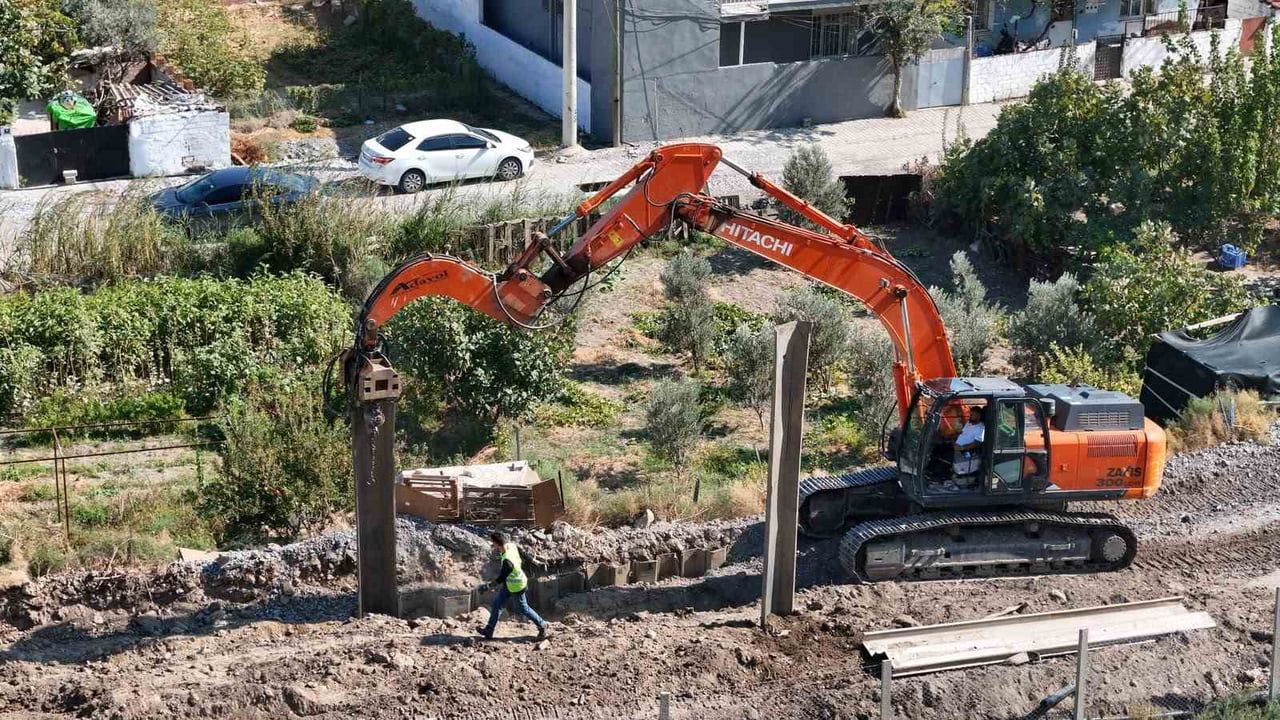Altyapı atağı Aydın'ın 17 ilçesinde eş zamanlı ilerliyor