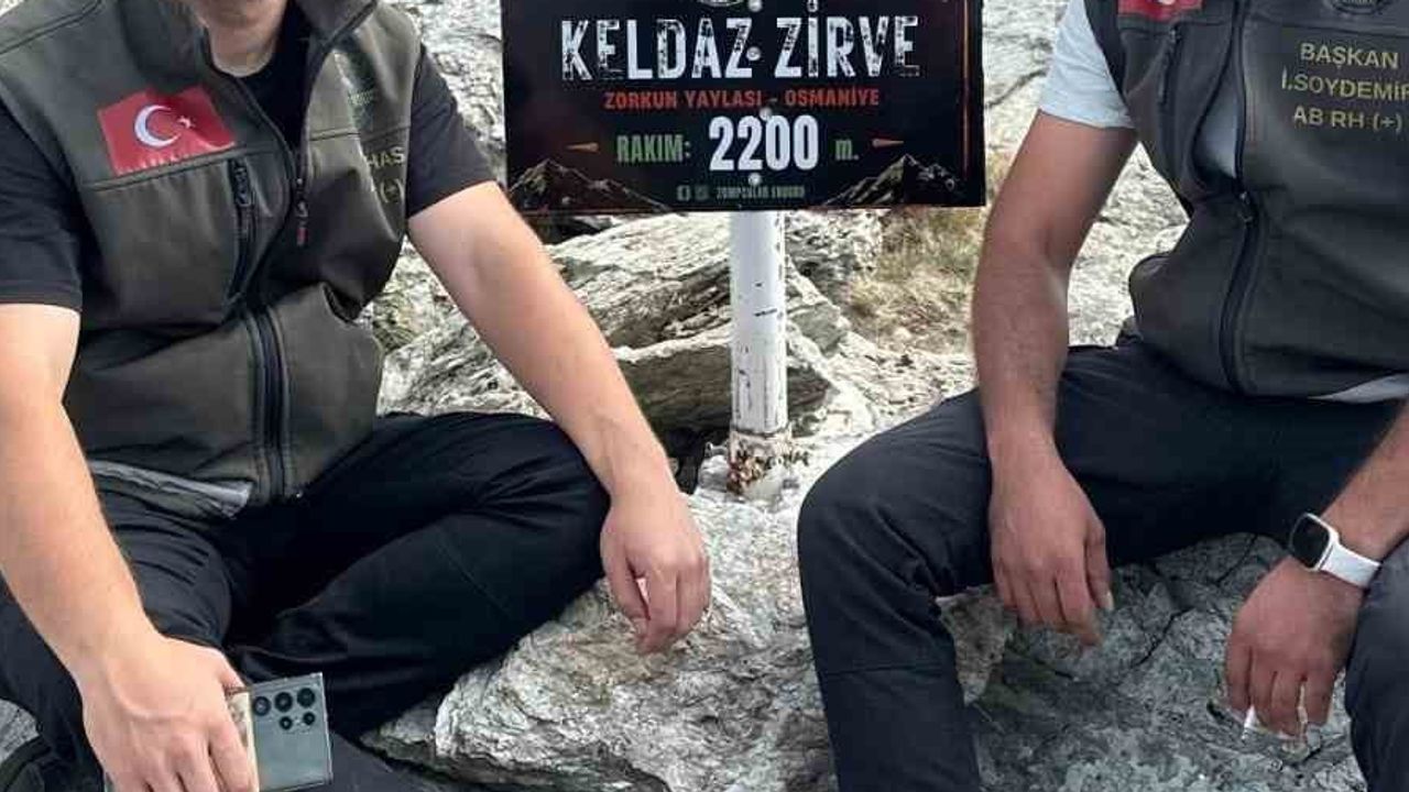 Amanos'ta zorlu yolculukla zirvedeki Türk bayrağını yenilediler