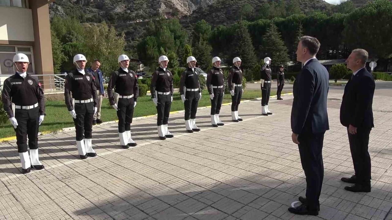 Amasya'da huzuru ileri taşıma sözüyle yeni emniyet müdürü göreve başladı