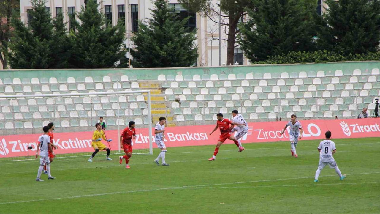 Amasyaspor FK sahasında Çankırıgücü'nü 10-0 yendi