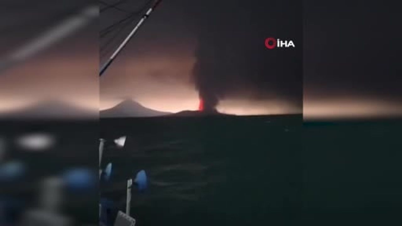 Anak Krakatau patlamaları uçuşları aksattı: 7 havalimanı kapatıldı