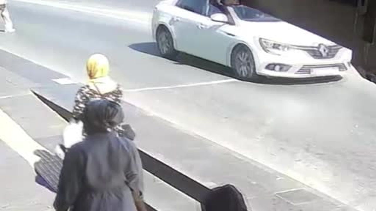 Ani fren kazası Manavgat'ta motosiklet devrildi: iki yaralı