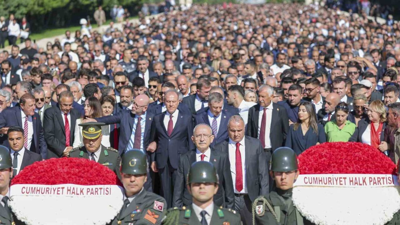 Anıtkabir'de sorumluluk mesajı: CHP 103 yaşında