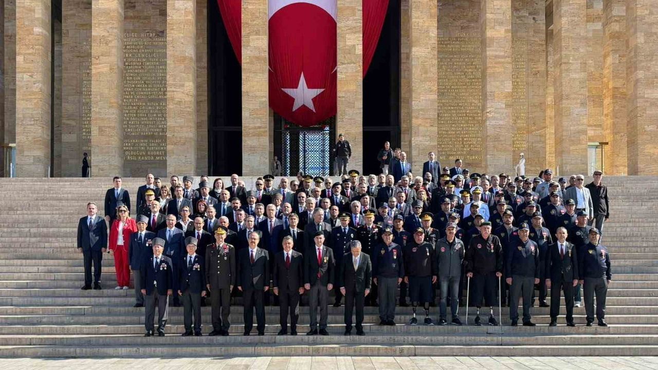 Ankara'da gaziler günü anısına Anıtkabir'de anlamlı tören