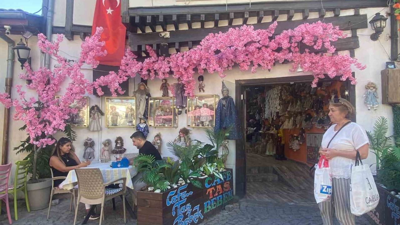 Ankara Kalesi'nde 20 bin taş bebekle kurulan nostalji mekanı