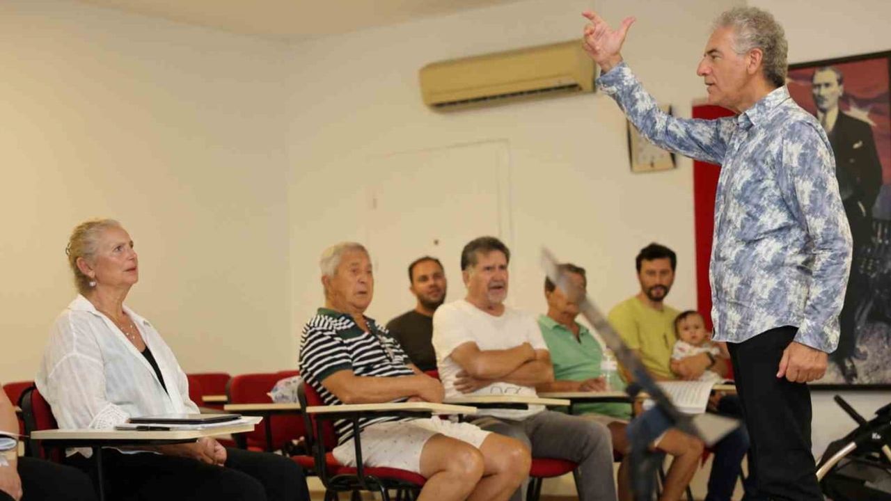 Anma gecesi: Bodrum Kalesi'nde Zeki Müren anısına konser