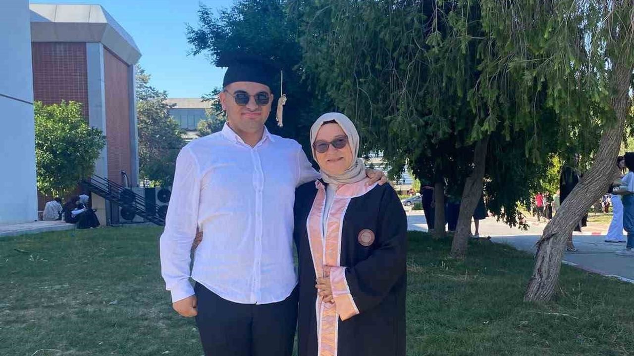 Annesinin inatla başlattığı eğitimle konservatuardan mezun olan otizmli müzisyen Ertuğrul
