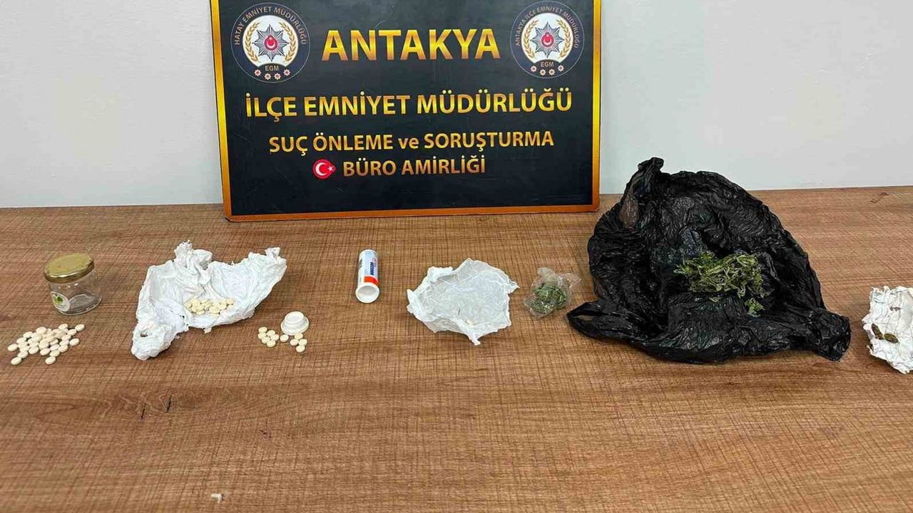 Antakya uygulamasında kaçış girişimi sonuçsuz kaldı: 78 captagon bulundu