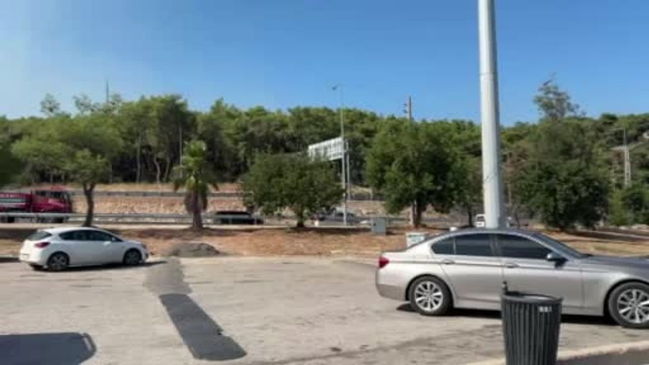 Antalya'da Kepez Santral Mahallesi'nde yangına hava ve kara operasyonu