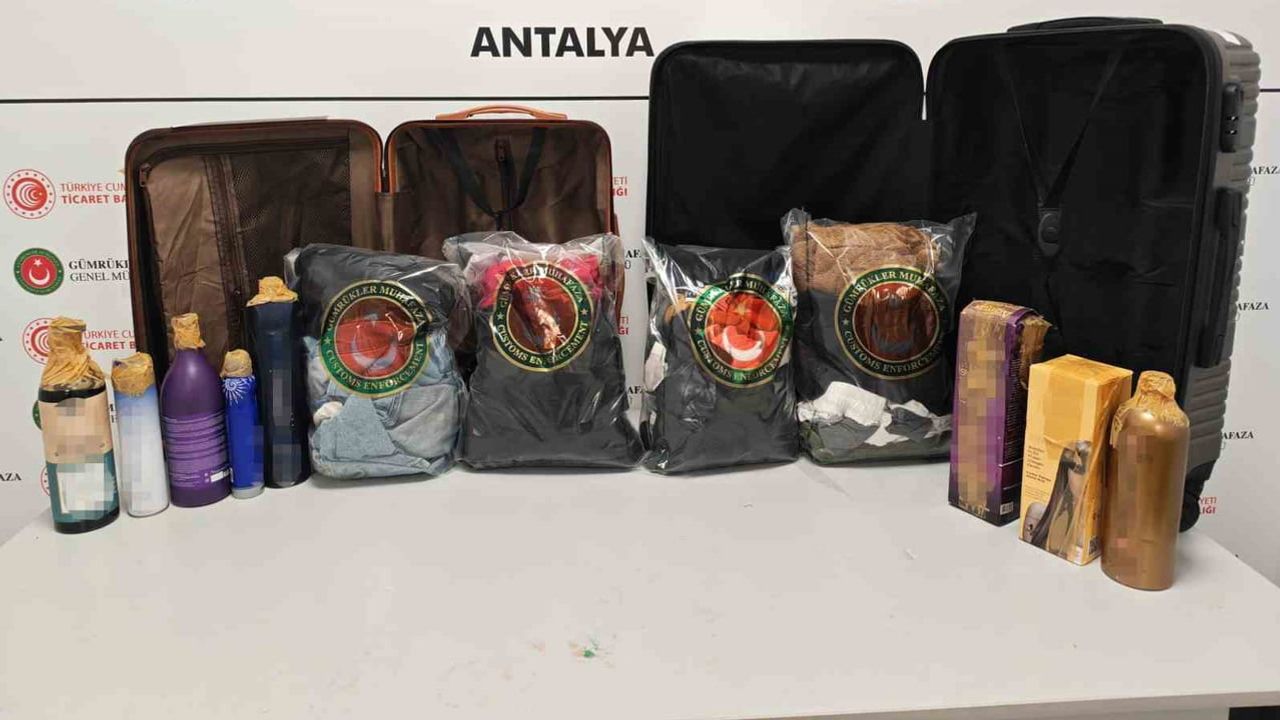 antalya havalimanı'ndaki operasyonda 18 kilo 921 gram likit metamfetamin ele geçirildi
