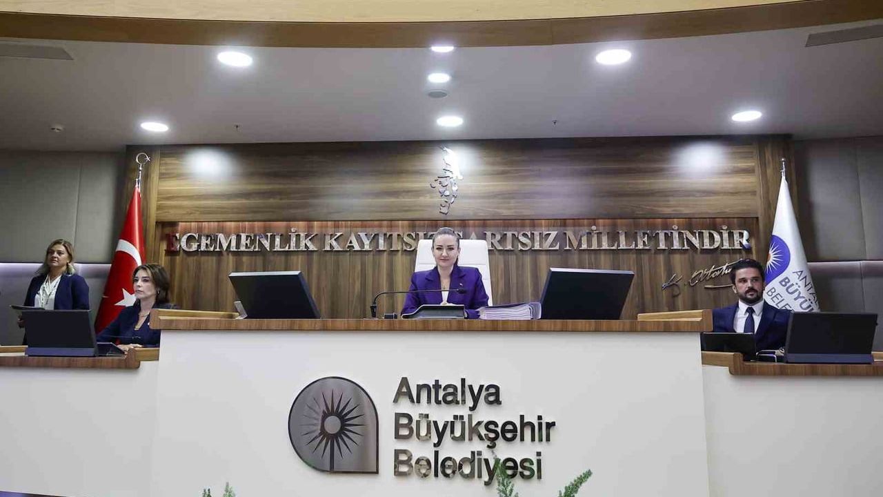 Antalya'ya milyar liralık yatırımlarla hizmeti genişletiyoruz