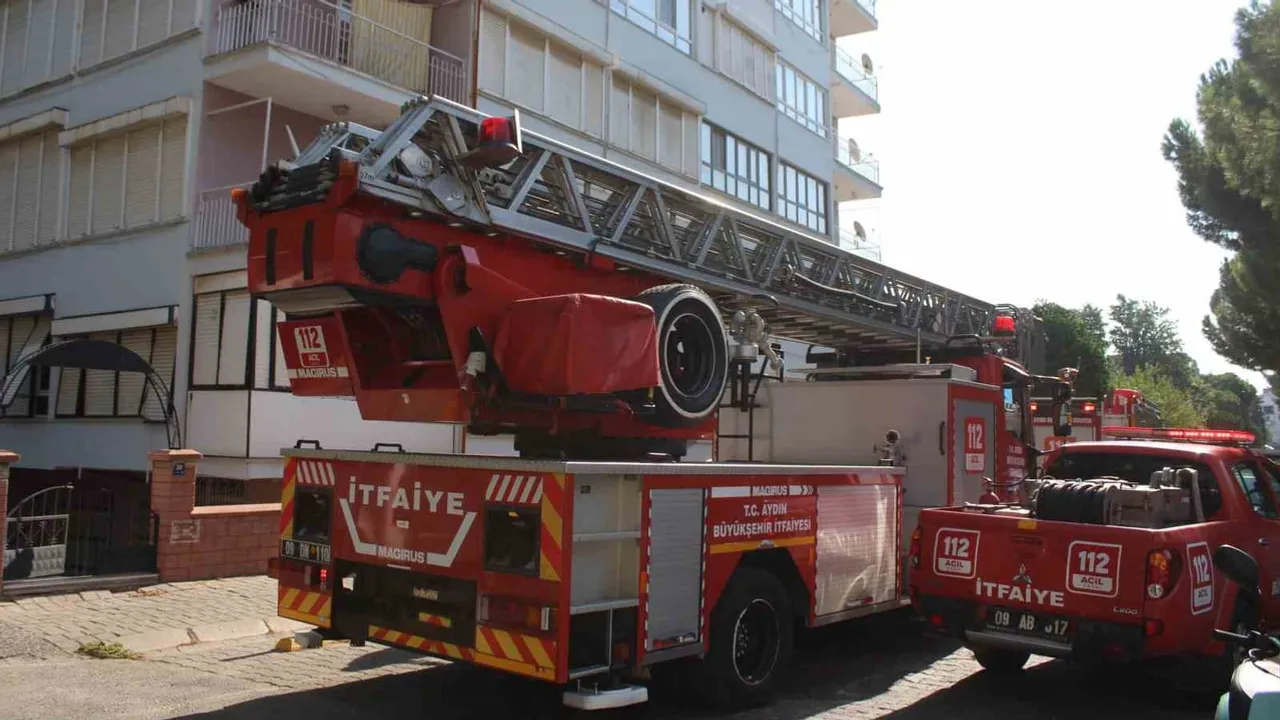 Apartmandaki yanık koku paniğe yol açtı: kablosu yanan su ısıtıcısı tespit edildi