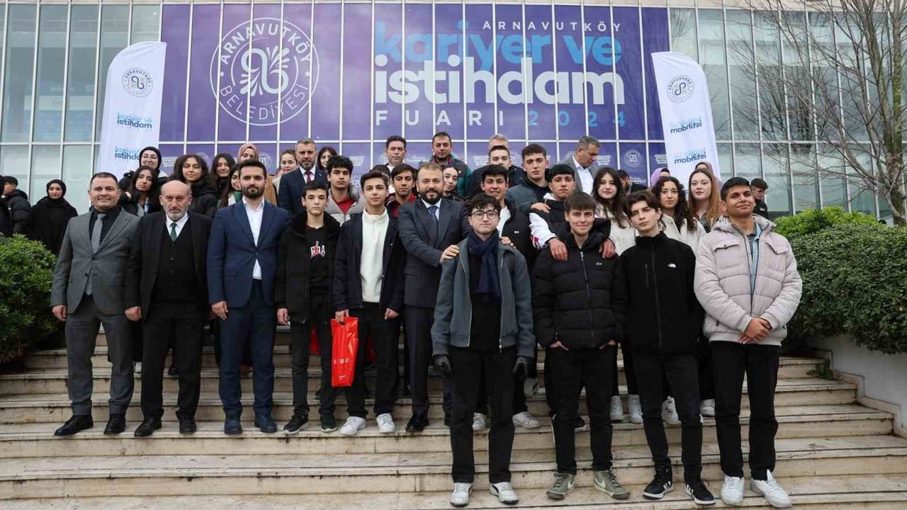 Arnavutköy'de istihdam köprüsü: bakan Vedat Işıkhan üretken gençlerle buluştu