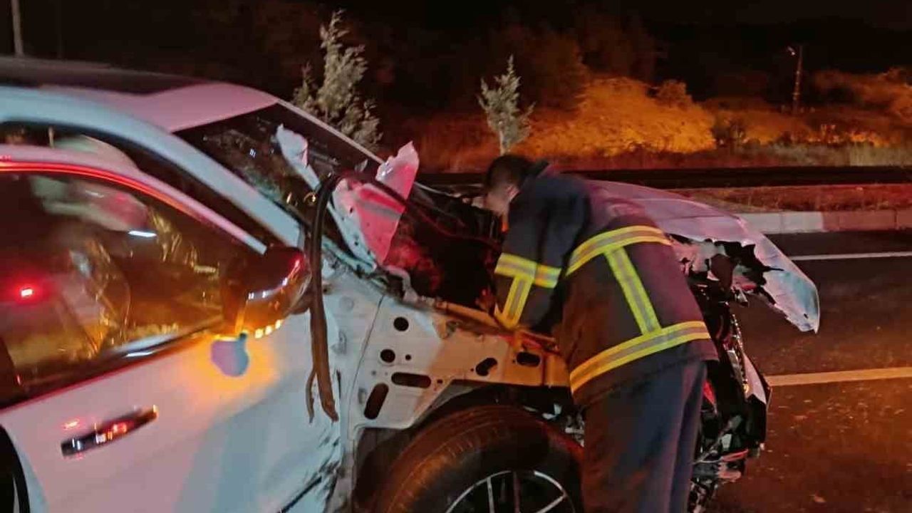 Artuklu'da Akresta geçidinde ciple traktör çarpıştı; yaralanma yok