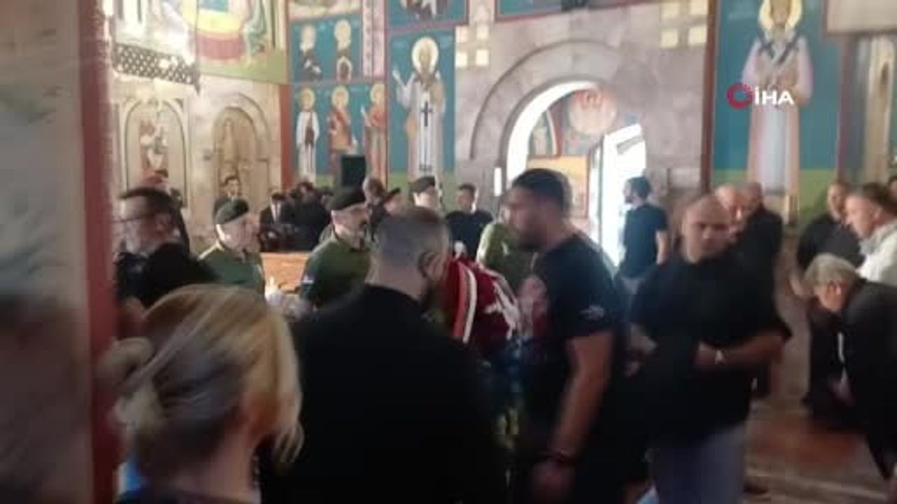 Askeri törenle defnedilen Ratko Mladiç, Belgrad'da tepkiler ve uluslararası kınama