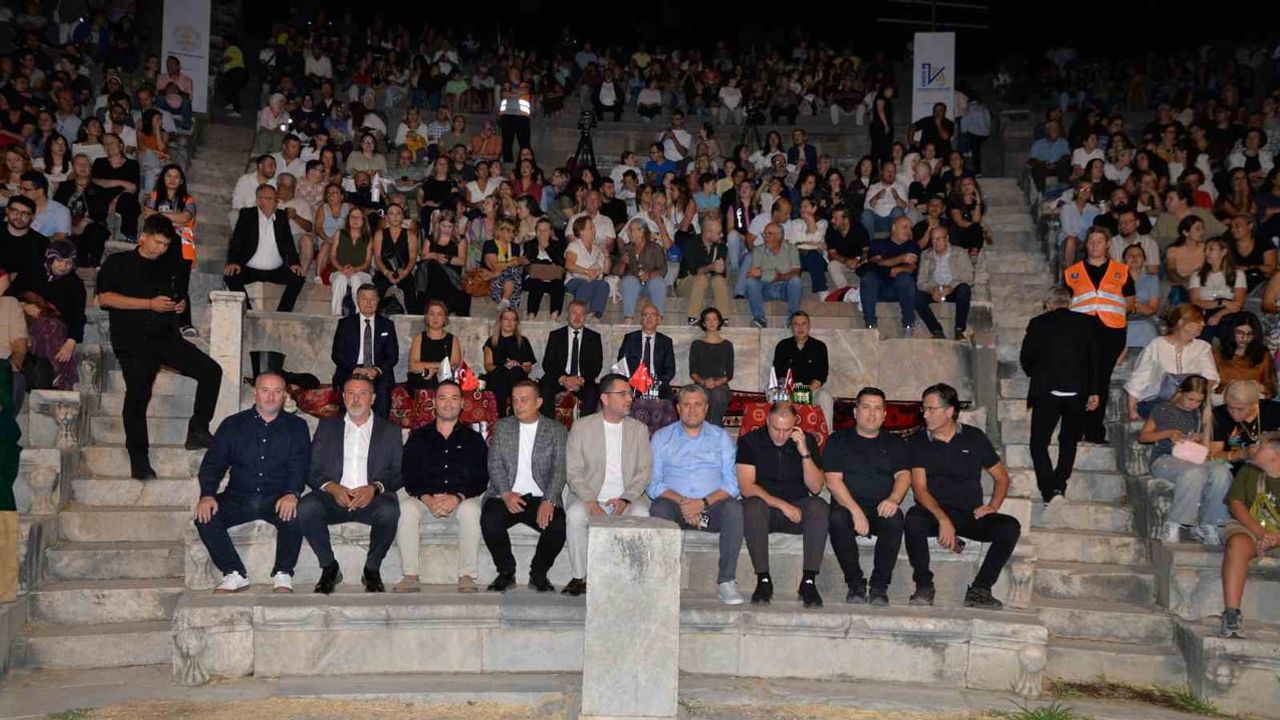 Asklepion'da zaferin 104. yılı: ödüller, kültür ve Yeni Türkü coşkusu