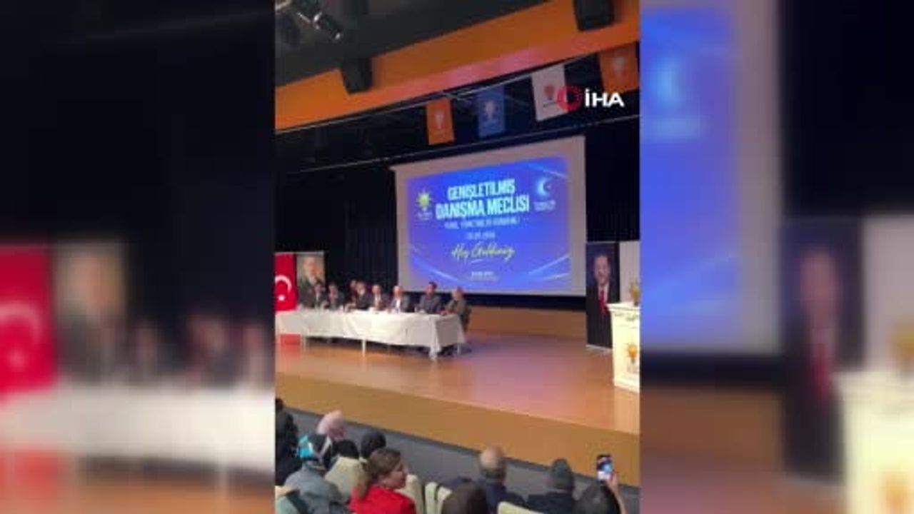 Ataşehir'de altı CHP'li meclis üyesi AK Parti'ye geçti