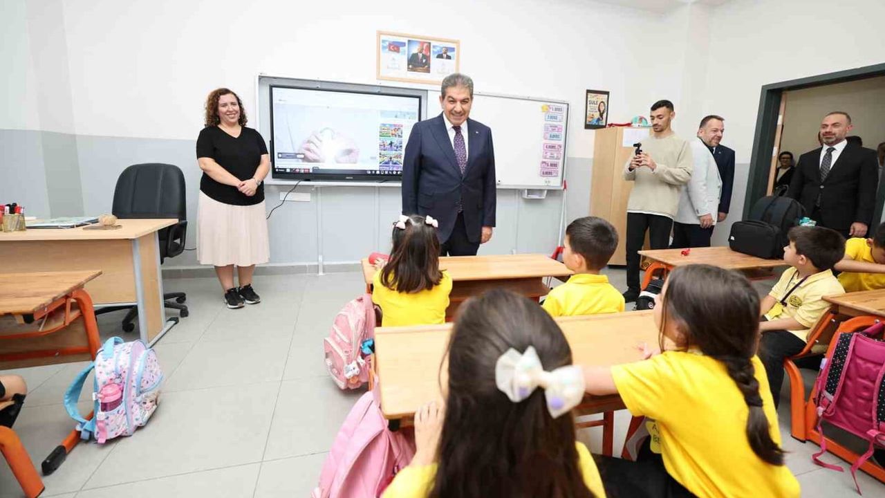 Atıktan deftere: Esenler'de 8,5 milyon ücretsiz eğitim desteği