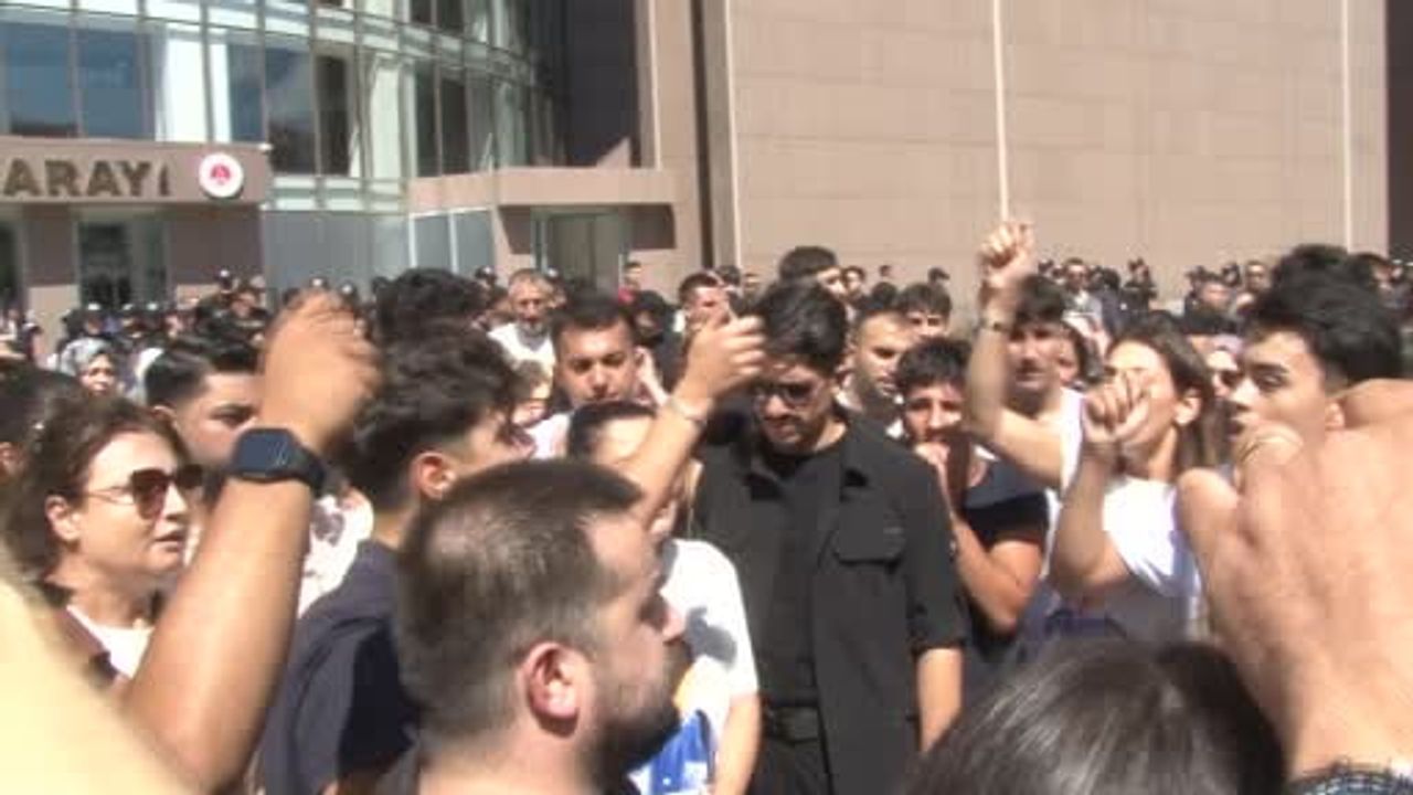 Atlas'ın annesi adliye önünde: bir kez daha parçalandım, adalete sadece Allah'a güveniyorum