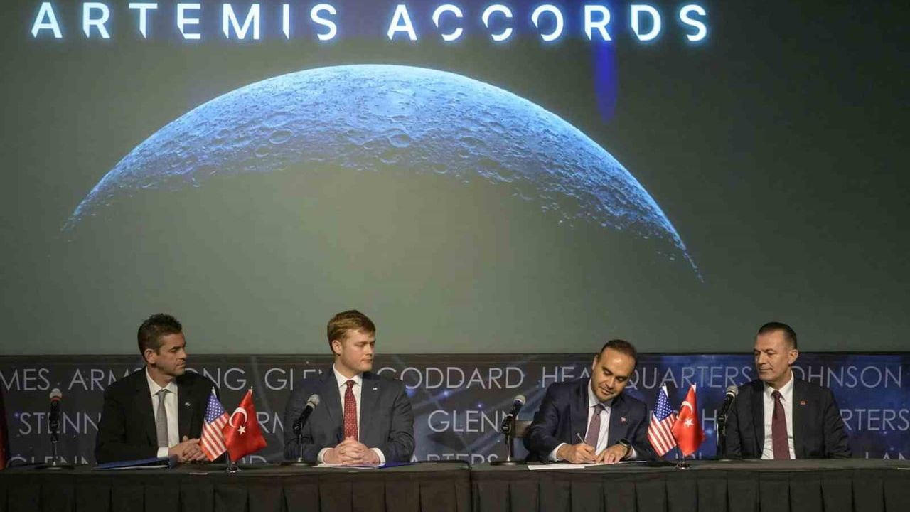 Ay hedefi somutlaşıyor: Türkiye'nin ilk derin uzay aracı teste geçti, Artemis gündemi Antalya'ya taşınıyor