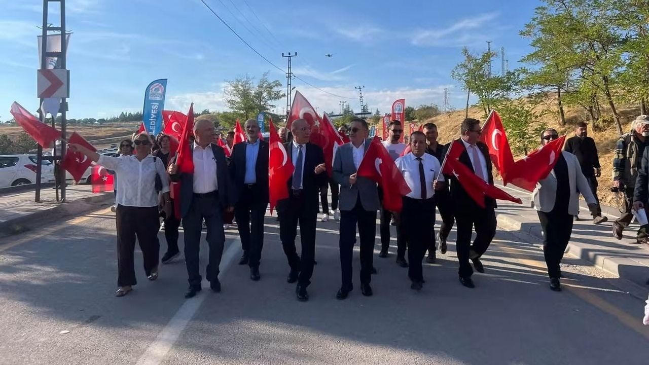 Ayaş'ta domates şöleni binleri bir araya getirdi