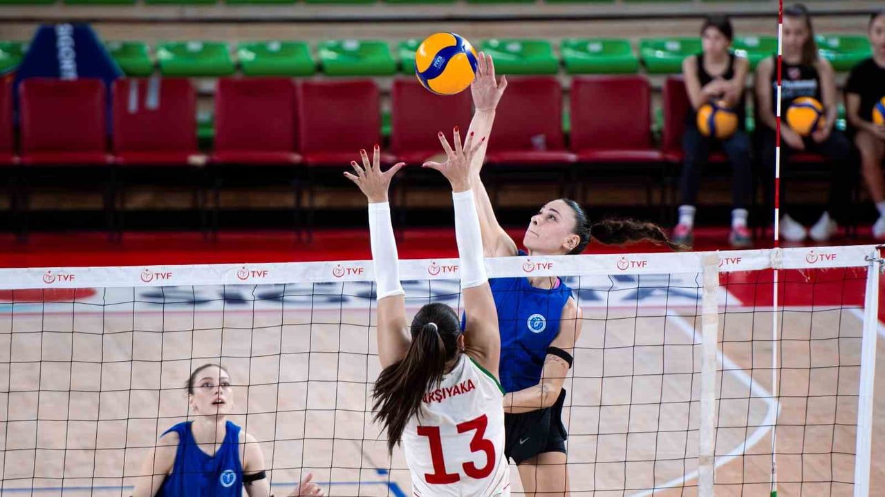 Aydın BBSK son provayı Karşıyaka'ya 3-0 kaybederek tamamladı