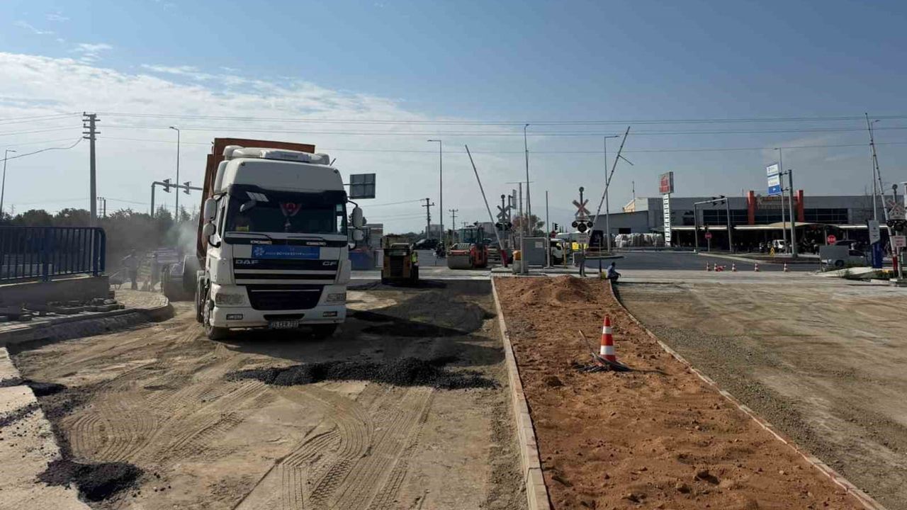 Aydın'da 17 ilçede eş zamanlı yol seferberliği