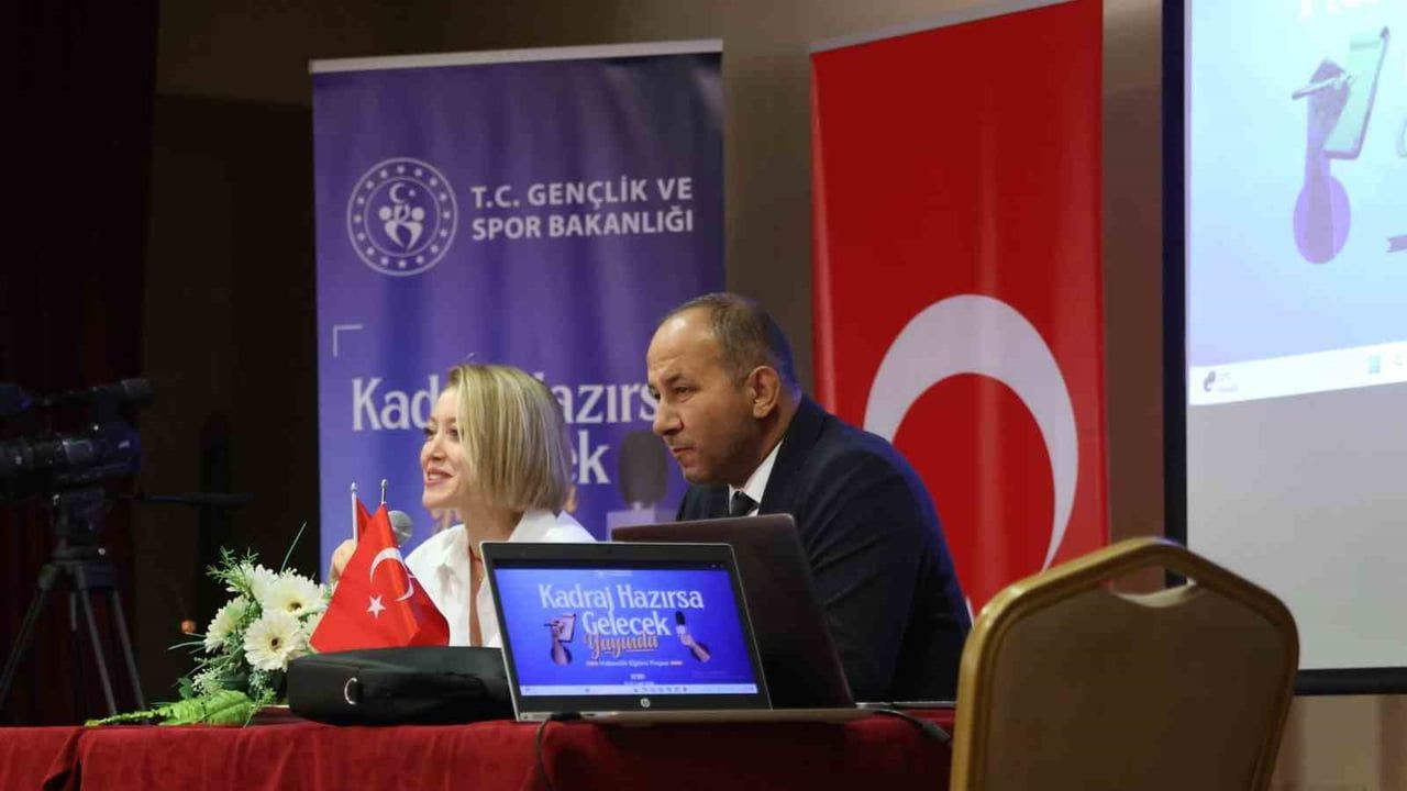 Aydın'da gençler kamera karşısına geçiyor: gazetecilik ve dijital içerik eğitimi