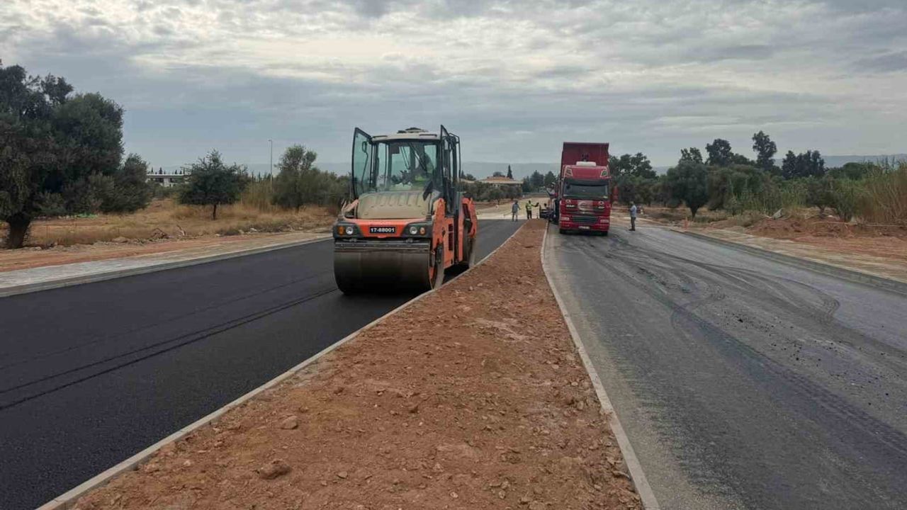 Aydın'da ilçeleri bağlayan yol seferberliği sürüyor