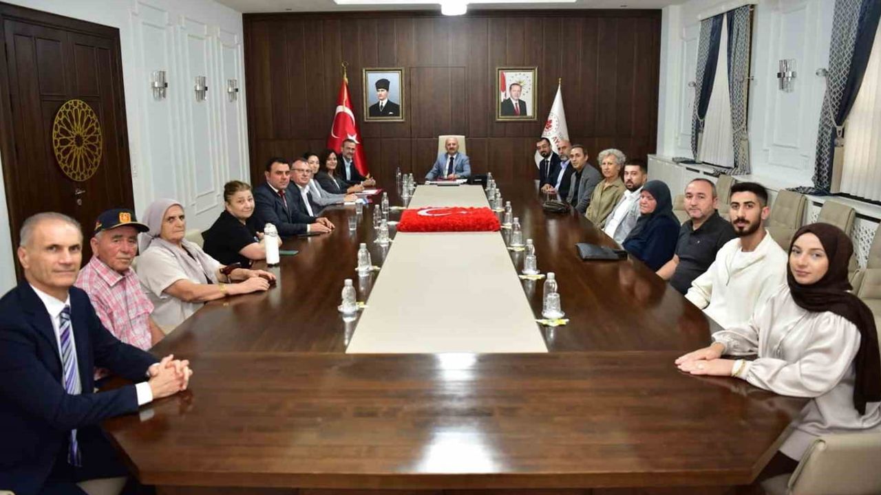 Aydın'da şehit aileleri ve gaziler için valilikte destek buluşması