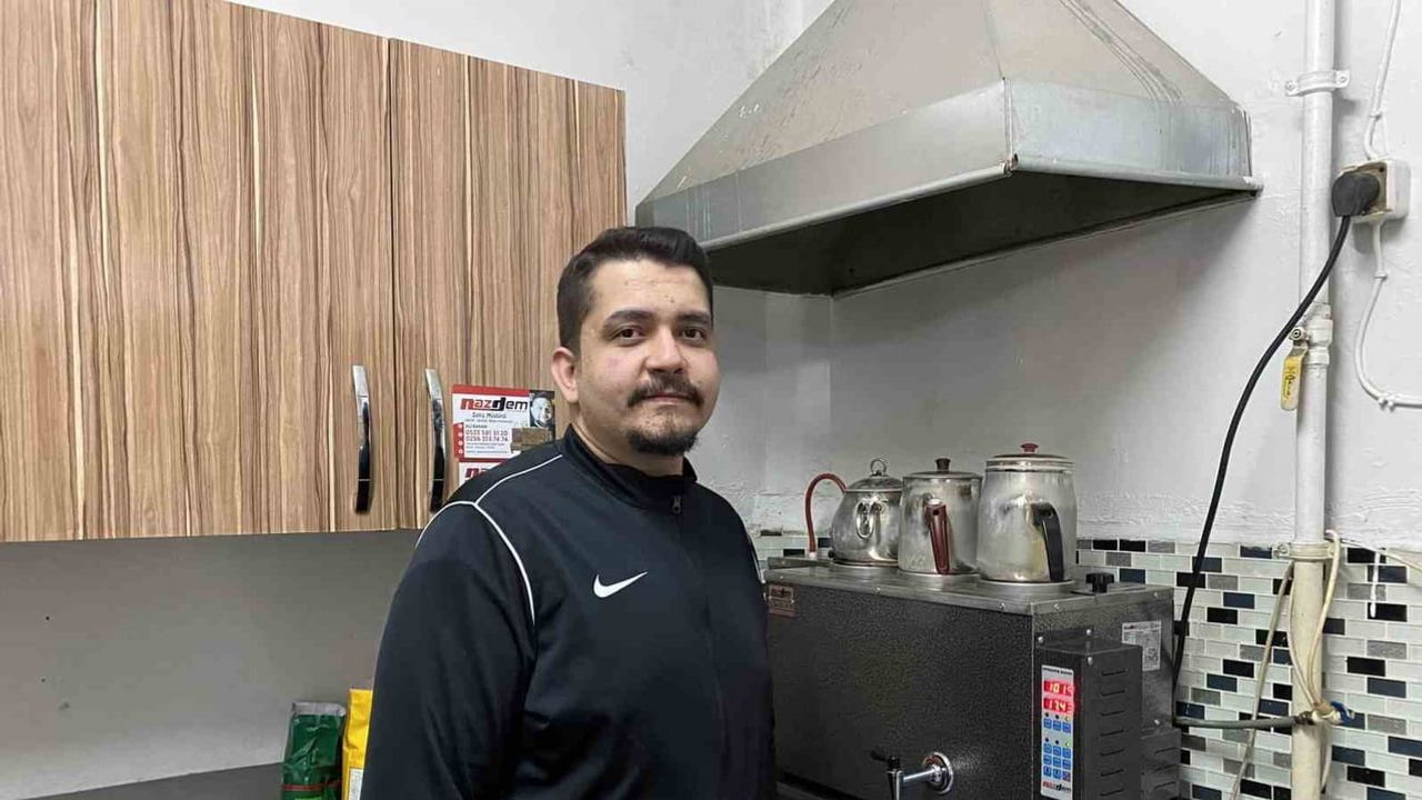 Aynı acı, farklı mezarlar: Denizli'de baba ve oğlu son yolculuğuna uğurlandı