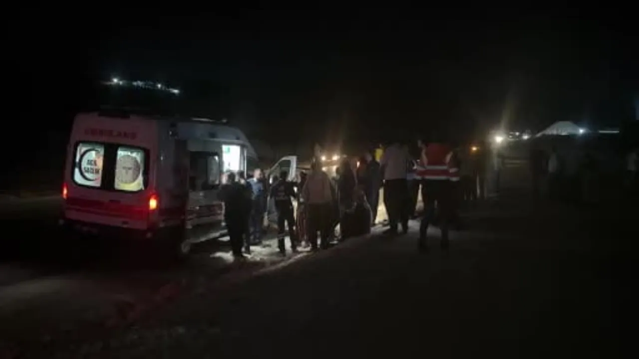Aynı güzergahta ikinci kaza: yol çalışması alanına savrulan araçta 6 yaralı